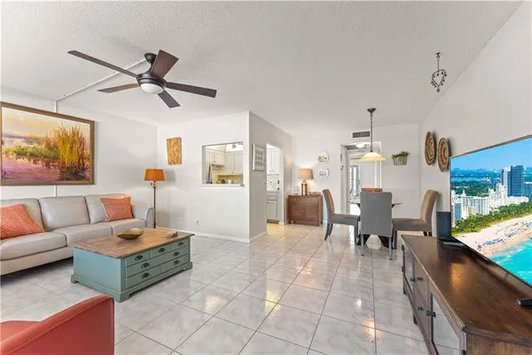 Property Slideshow image 2 of 12 | 1088 harwood f 1088, Deerfield Beach, FL, 33442