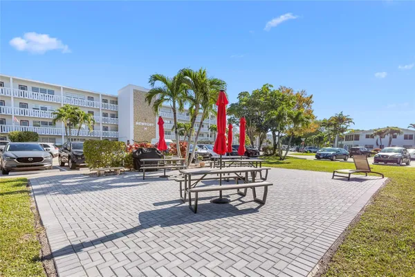 Property Slideshow image 2 of 41 | 3028 newport h h, Deerfield Beach, FL, 33442