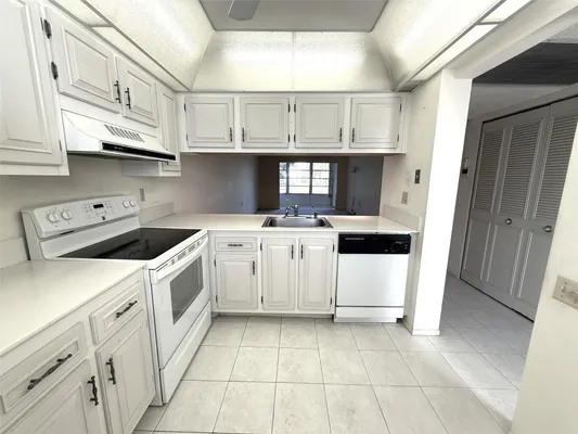 Property Slideshow image 2 of 26 | 4501 martinique way c2, Coconut Creek, FL, 33066