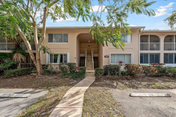 Property Slideshow image 2 of 28 | 13790 oneida dr b1, Delray Beach, FL, 33446