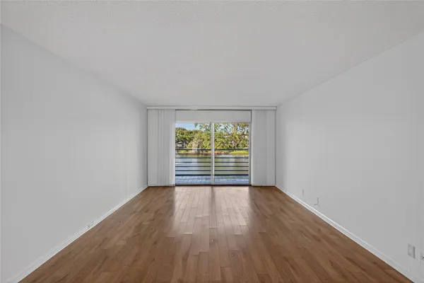 Property Slideshow image 2 of 45 | 4301 martinique cir h2, Coconut Creek, FL, 33066