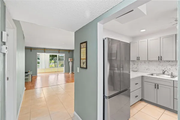 Property Slideshow image 3 of 35 | 1 abbey ln 201, Delray Beach, FL, 33446