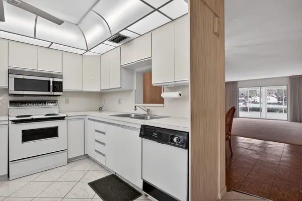 Property Slideshow image 2 of 29 | 3405 bimini ln c1, Coconut Creek, FL, 33066