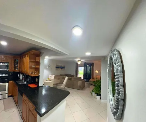 Property Slideshow image 2 of 21 | 5160 las verdes cir 103, Delray Beach, FL, 33484