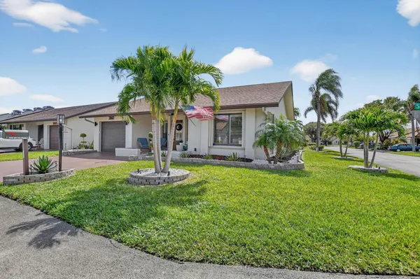 Property Slideshow image 3 of 49 | 2062 sw 15th pl, Deerfield Beach, FL, 33442