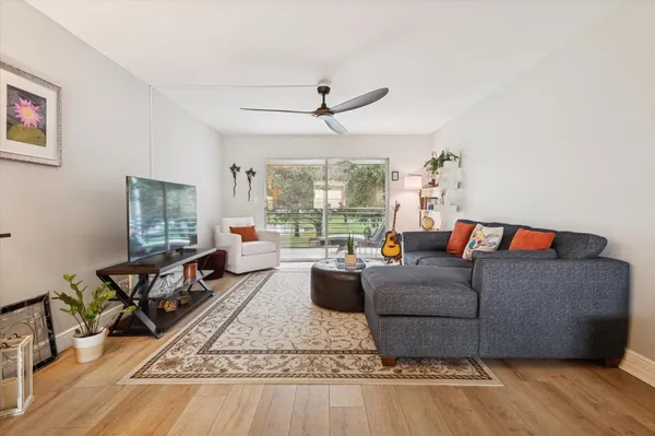 Property Slideshow image 2 of 17 | 2202 lucaya bnd l2, Coconut Creek, FL, 33066