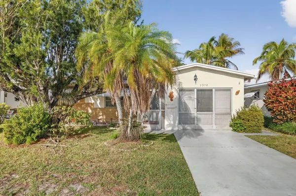 Property Slideshow image 2 of 37 | 1570 nw 70th ter, Margate, FL, 33063