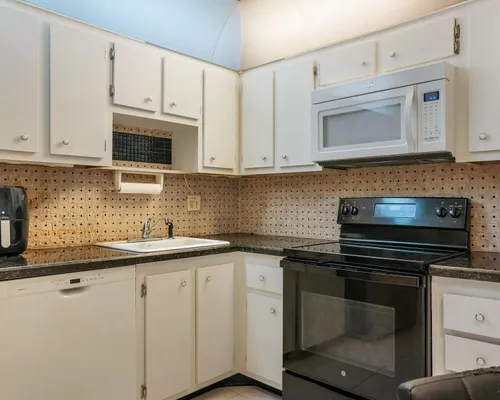 Property Slideshow image 3 of 36 | 4751 nw 21st st 303, Lauderhill, FL, 33313