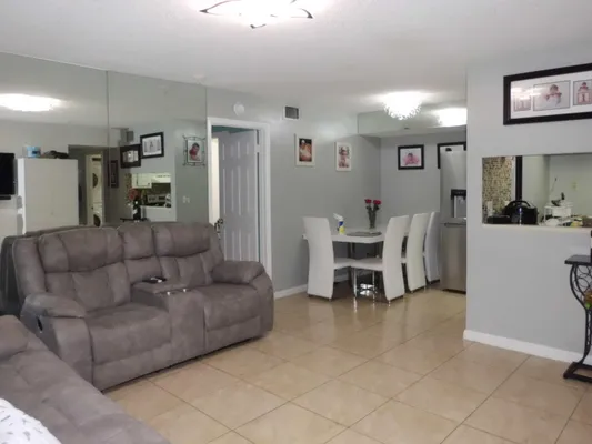 Property Slideshow image 3 of 29 | 7262 golf colony ct 204, Lake Worth, FL, 33467