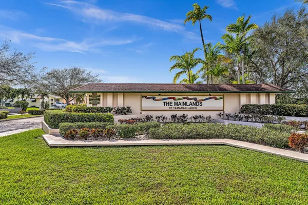 Property Slideshow image 3 of 46 | 4503 nw 47th ct, Tamarac, FL, 33319