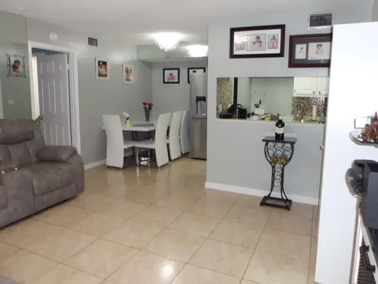 Property Slideshow image 2 of 29 | 7262 golf colony ct 204, Lake Worth, FL, 33467