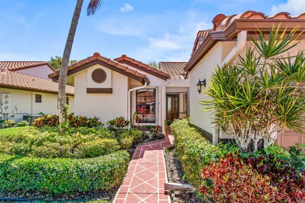 Property Slideshow image 2 of 48 | 6041 kings gate cir, Delray Beach, FL, 33484