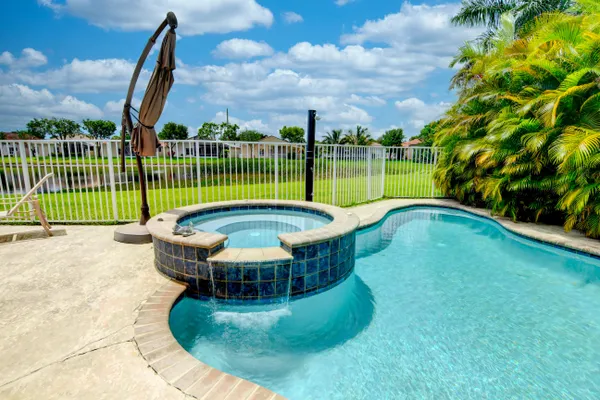 Property Slideshow image 3 of 17 | 6696 catania dr, Boynton Beach, FL, 33472