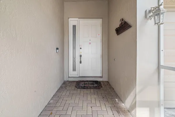 Property Slideshow image 3 of 34 | 9211 clipper ct, West Palm Beach, FL, 33411