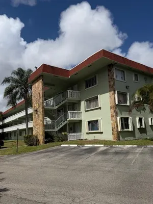 Property Slideshow image 3 of 15 | 3100 springdale blvd 212, Palm Springs, FL, 33461