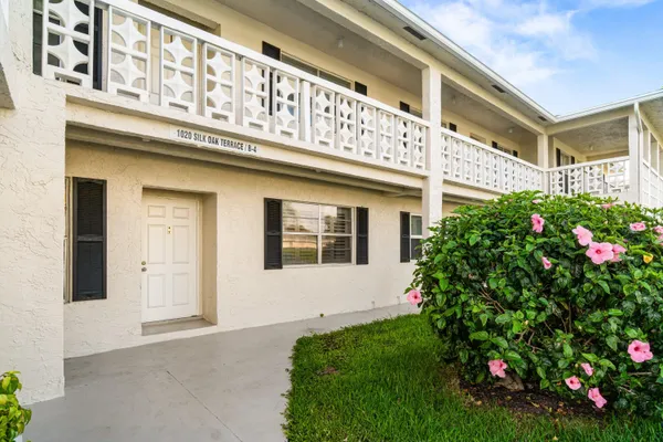 Property Slideshow image 3 of 24 | 1020 silk oak ter, Delray Beach, FL, 33445