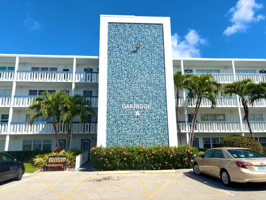 Property Slideshow image 2 of 63 | 4015 oakridge a oakridge a 4015, Deerfield Beach, FL, 33442