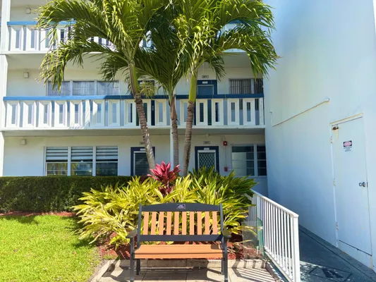 Property Slideshow image 3 of 63 | 4015 oakridge a oakridge a 4015, Deerfield Beach, FL, 33442