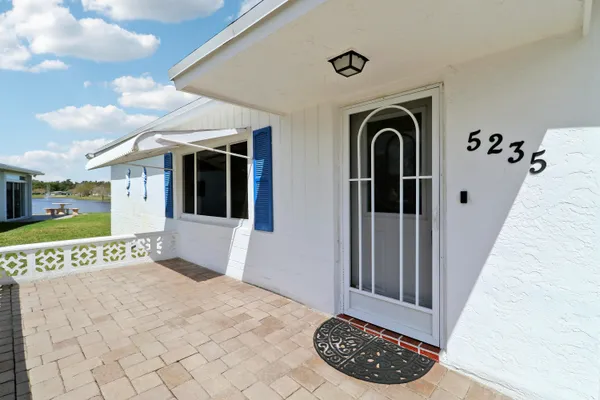 Property Slideshow image 2 of 65 | 5235 michael dr, West Palm Beach, FL, 33417