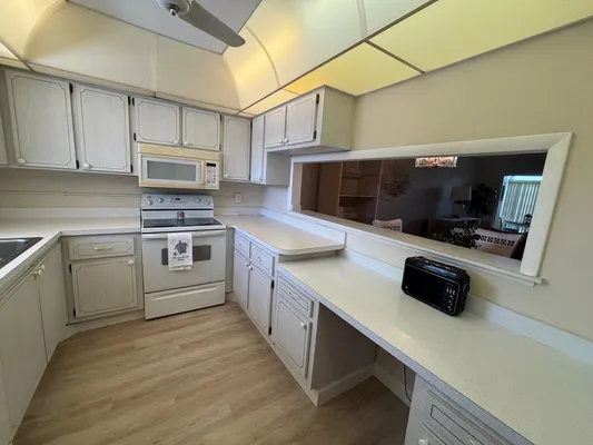 Property Slideshow image 3 of 19 | 2950 se ocean blvd 7-5, Stuart, FL, 34996