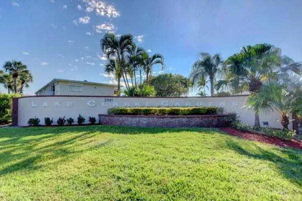 Property Slideshow image 2 of 10 | 2566 garden dr 306, Lake Worth Beach, FL, 33461