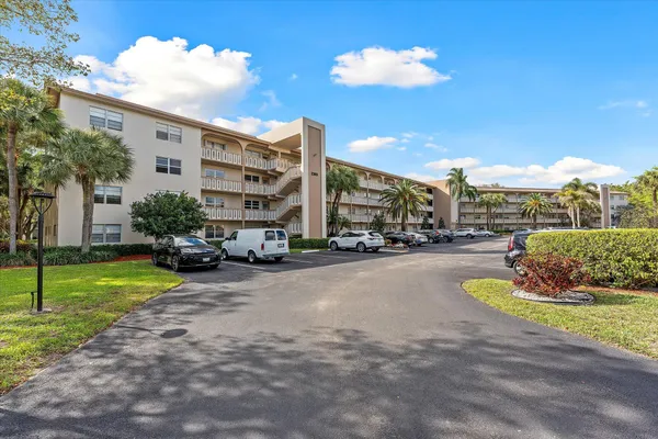 Property Slideshow image 2 of 26 | 2303 lucaya ln g3, Coconut Creek, FL, 33066