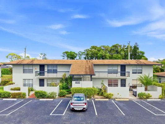 Property Slideshow image 2 of 34 | 13648 coconut palm ct a, Delray Beach, FL, 33484