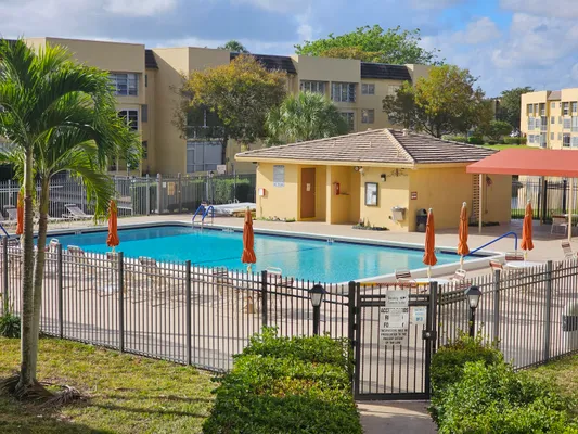 Property Slideshow image 2 of 17 | 6200 nw 62nd st, Tamarac, FL, 33319