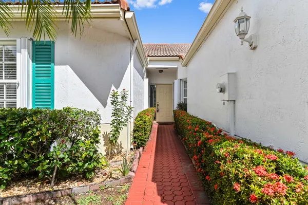 Property Slideshow image 2 of 56 | 6069 heliconia rd, Delray Beach, FL, 33484