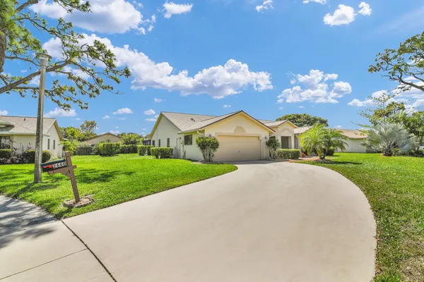 Property Slideshow image 3 of 40 | 2660 riviera dr, Delray Beach, FL, 33445