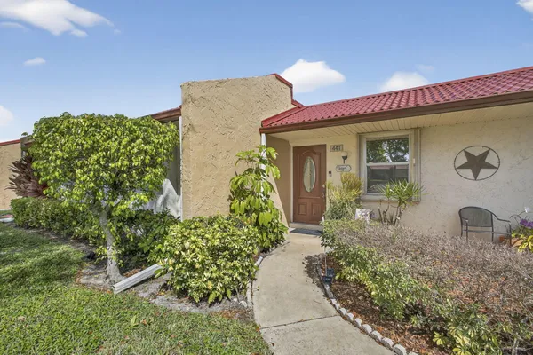 Property Slideshow image 3 of 48 | 441 lake helen dr, West Palm Beach, FL, 33411