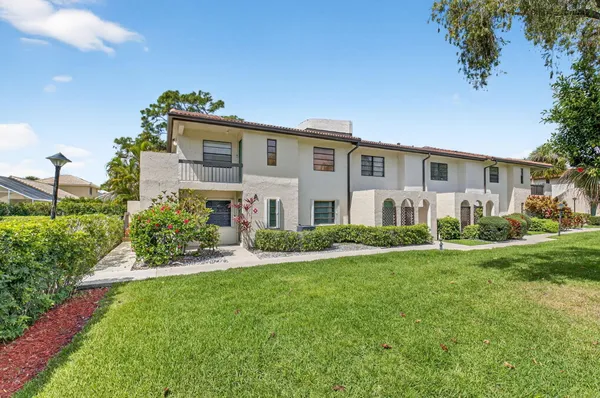 Property Slideshow image 2 of 36 | 21691 cypress rd 16b, Boca Raton, FL, 33433