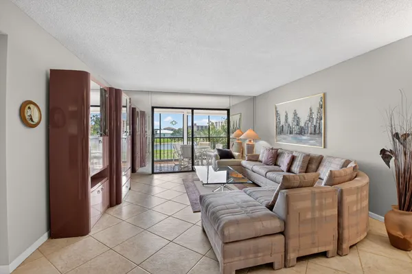 Property Slideshow image 2 of 48 | 14476 amberly ln 203, Delray Beach, FL, 33446
