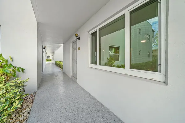 Property Slideshow image 3 of 28 | 932 flanders t t, Delray Beach, FL, 33484