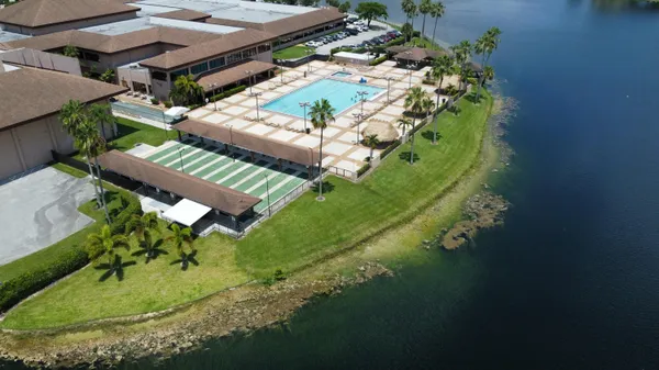 Property Slideshow image 2 of 9 | 1401 sw 134 way 307, Pembroke Pines, FL, 33027