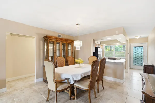 Property Slideshow image 2 of 45 | 3204 portofino pt h1, Coconut Creek, FL, 33066