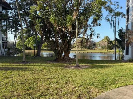 Property Slideshow image 3 of 31 | 3581 inverrary dr 103, Lauderhill, FL, 33319