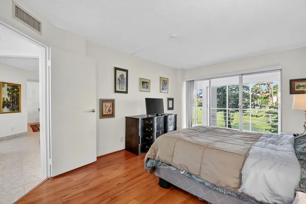 Property Slideshow image 3 of 46 | 3810 via poinciana 206, Lake Worth, FL, 33467