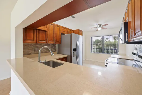 Property Slideshow image 3 of 15 | 4698 lucerne lakes blvd 202, Lake Worth, FL, 33467