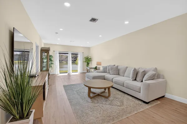 Property Slideshow image 3 of 55 | 8350 springlake dr, Boca Raton, FL, 33496