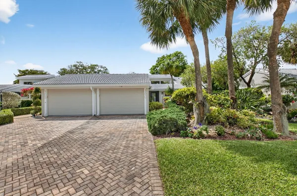 Property Slideshow image 2 of 75 | 30 eastgate dr c, Boynton Beach, FL, 33436