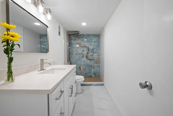 Property Slideshow image 2 of 25 | 230 ne 26th ave 2160, Boynton Beach, FL, 33435