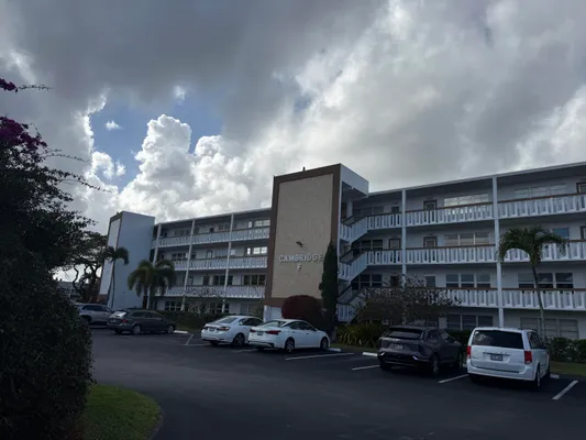 Property Slideshow image 2 of 29 | 2123 cambridge f f, Deerfield Beach, FL, 33442