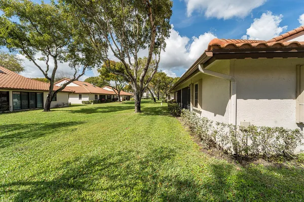 Property Slideshow image 2 of 56 | 6045 sunny pointe cir, Delray Beach, FL, 33484