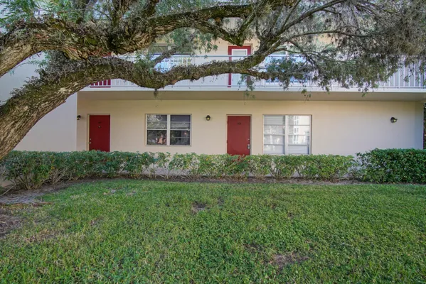 Property Slideshow image 2 of 31 | 44 vista gardens trl 106, Vero Beach, FL, 32962