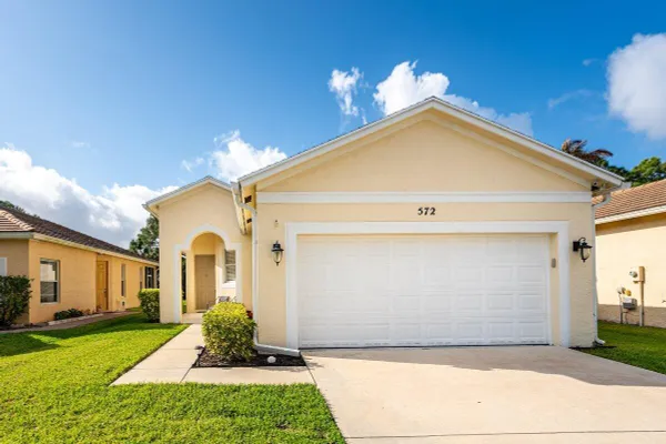 Property Slideshow image 3 of 47 | 572 sw indian key dr drive, Port St. Lucie, FL, 34986