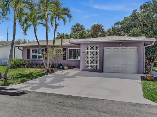 Property Slideshow image 2 of 53 | 4504 nw 47th ter, Tamarac, FL, 33319