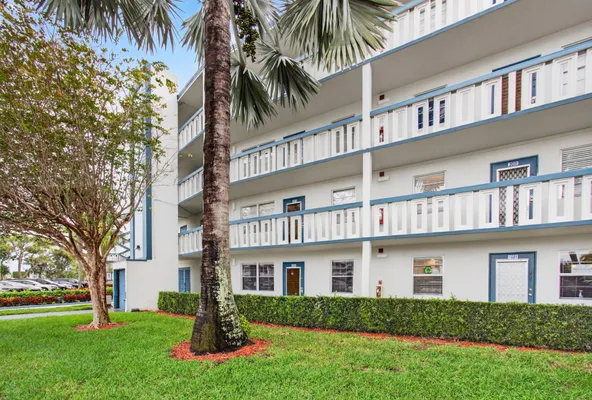 Property Slideshow image 3 of 49 | 3032 lincoln b b, Boca Raton, FL, 33434