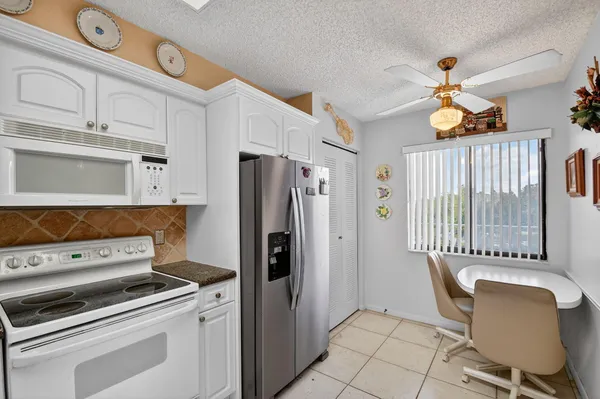 Property Slideshow image 3 of 47 | 7076 huntington ln 503, Delray Beach, FL, 33446