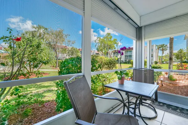 Property Slideshow image 2 of 56 | 3531 inverrary dr 105, Lauderhill, FL, 33319